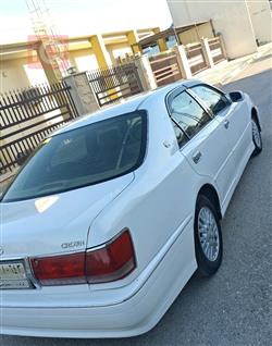 تۆیۆتا کراون